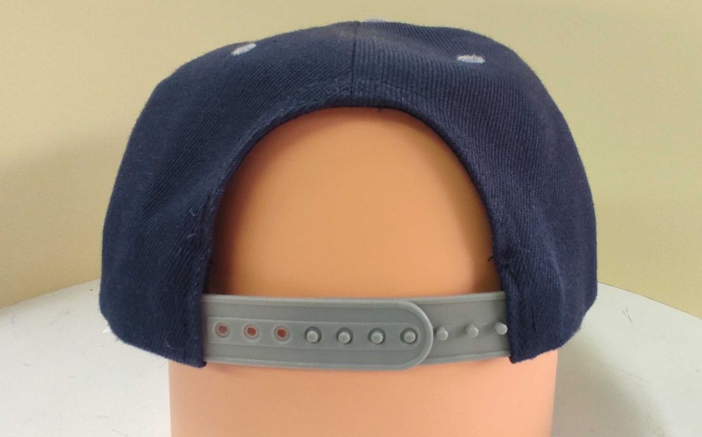 Оригинална нова спортна шапка ни