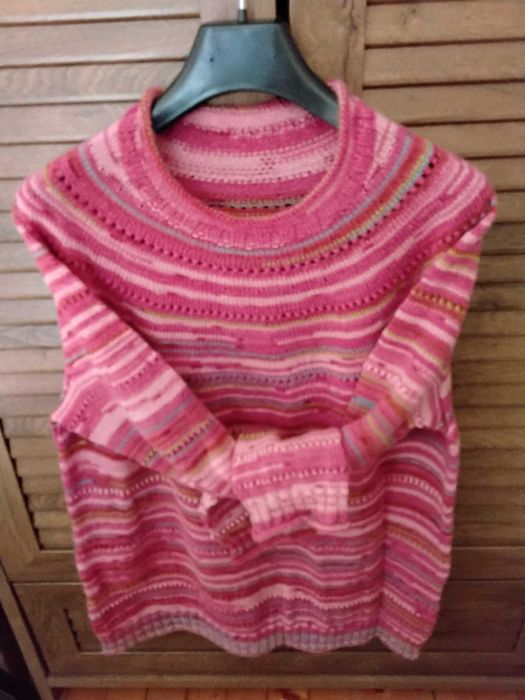 Дамски плетен пуловер от премиум вълна