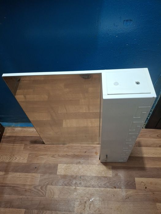 Продам настенные  зеркало