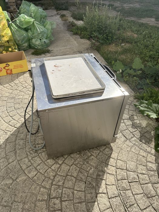 Cuptor profesional METRO 3,65 kW – aproape nou, în garanție