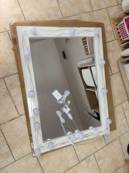 Огледало с лед лампи