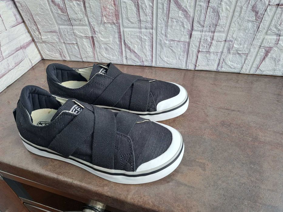 дамски маратонки,спортни обувки,кецове,гуменки,сникърси,Keen,39,5