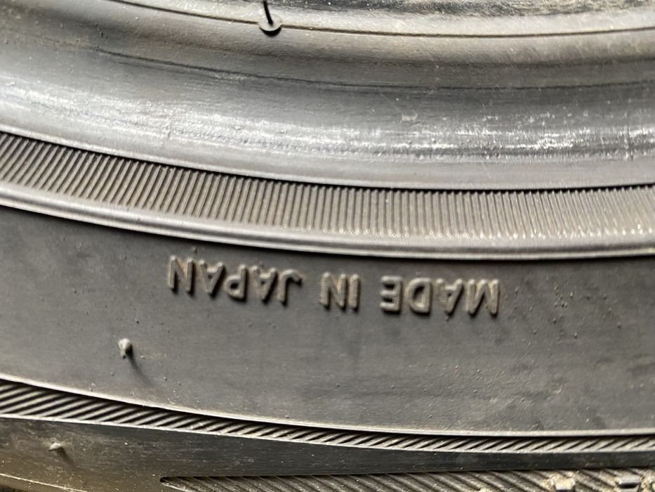 Шины 215/50/17 пара бу TOYO