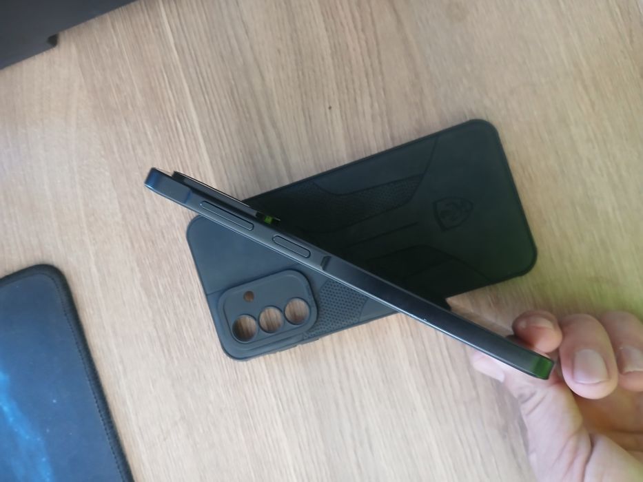 Samsung A 17  idiyal