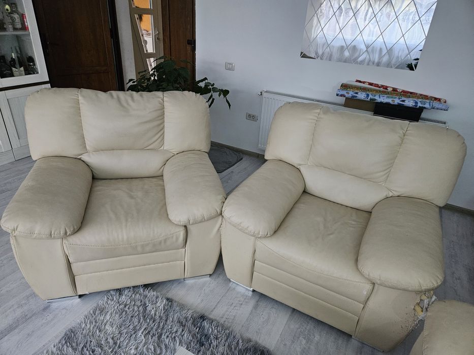 Doua fotolii crem pret fix !