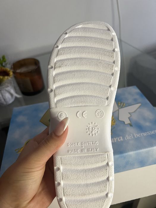 Дамски медицински чехли