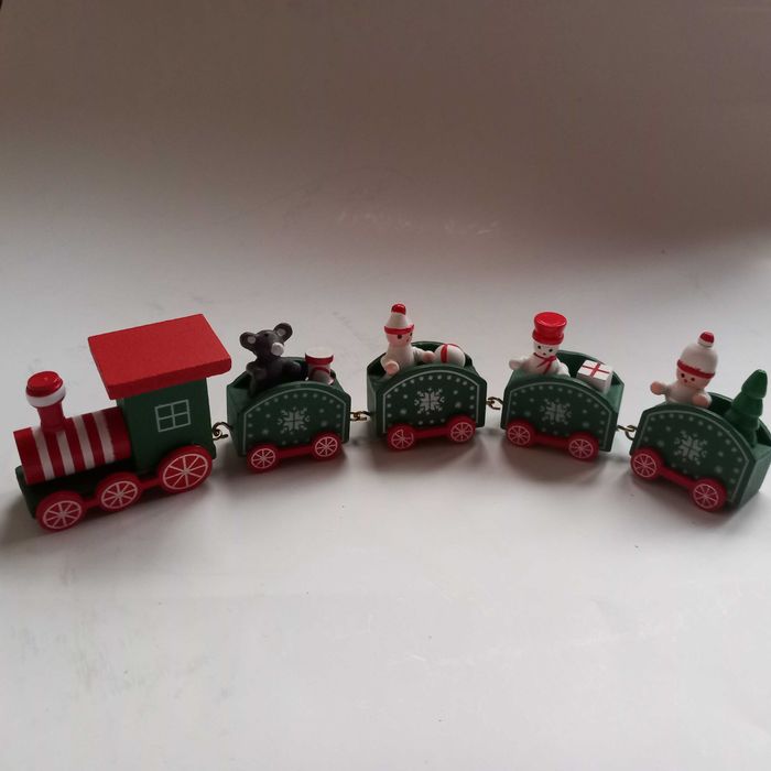 Дървено коледно влакче и фенер