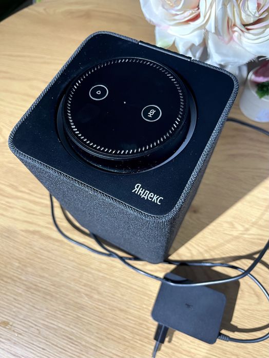 Умная Яндекс колонка Алиса Макс
