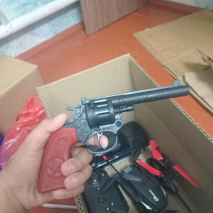 Игрушки машина пистон дрон врталот