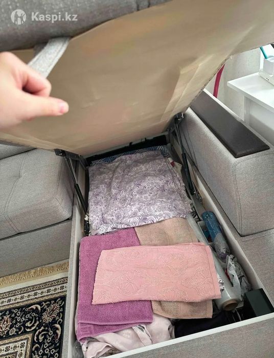 Продается угловой диван серого цвета