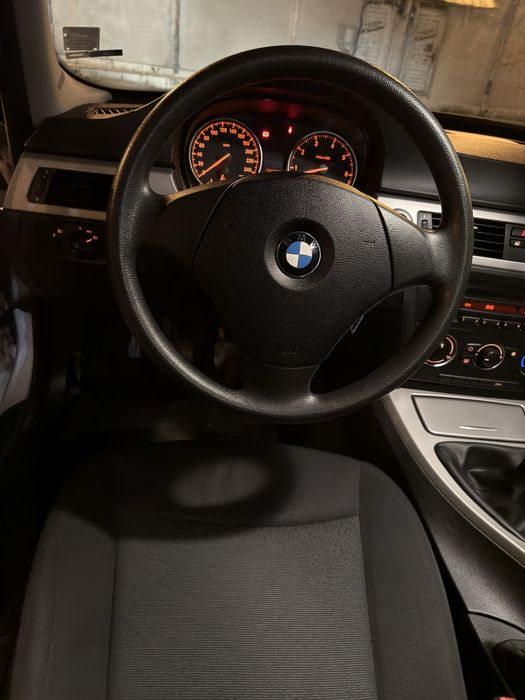 BMW 3 E90 318l.