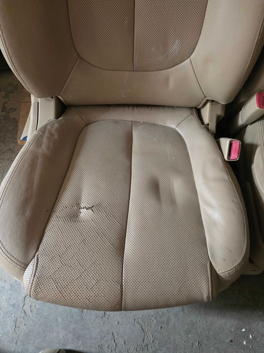 Комплект седалки за Kia Carens 2008