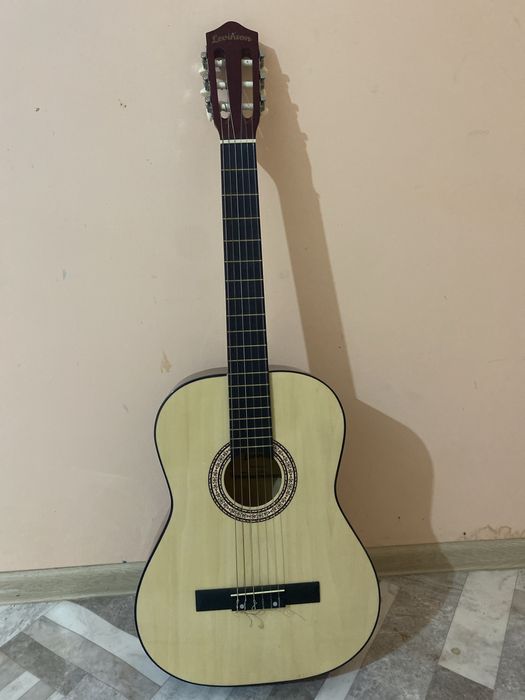 Гитара за 40000 тенге