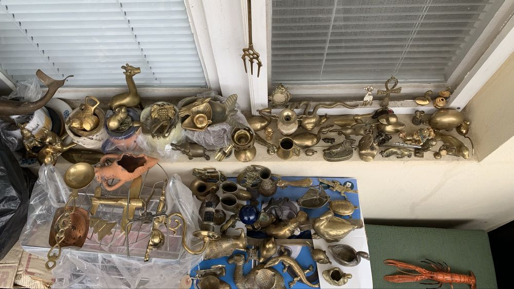 Бронзови фигурки различни