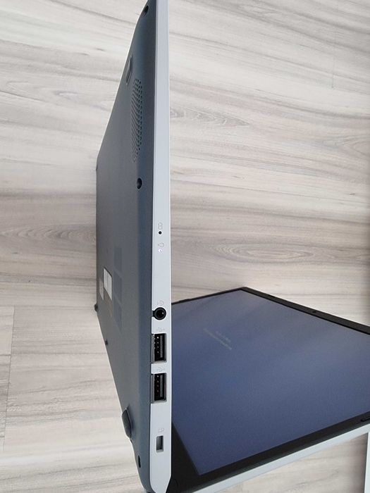 Laptop pentru școală model ASUS x515ma-ej490