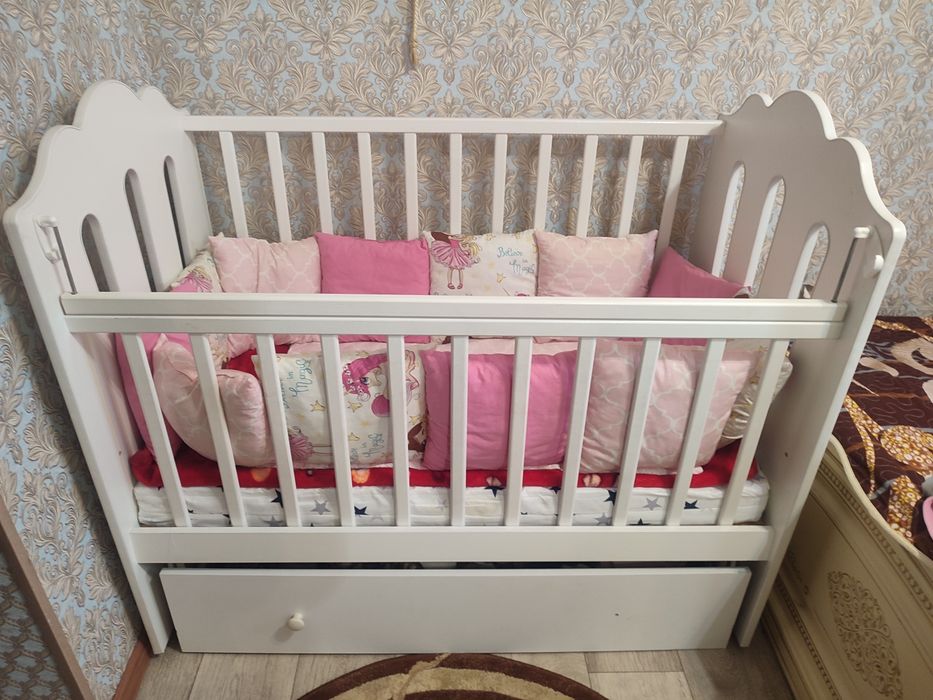 Детская кроватка