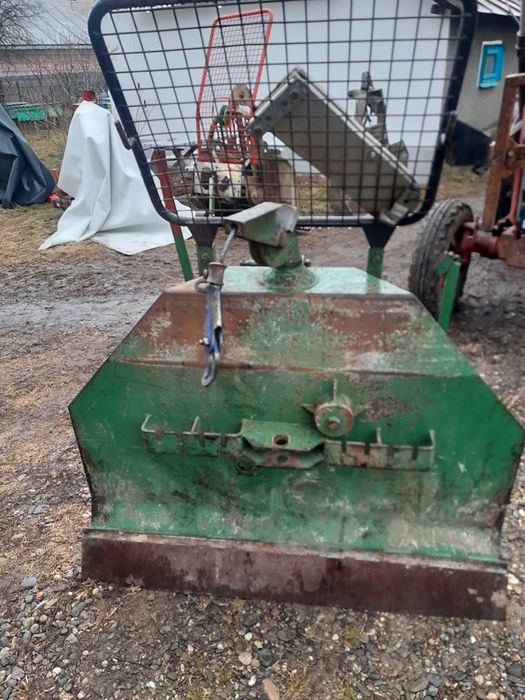 Troliu forestier tractor 3 8 tone