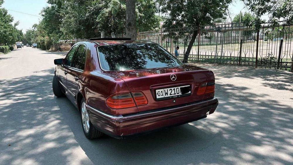 Mercedes w210sotiladi
