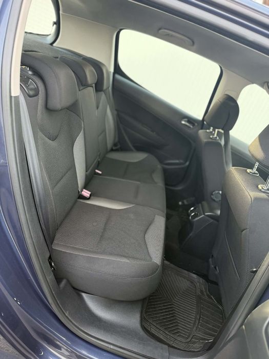 Vând Peugeot 308 automat  1.6 benzina 2009