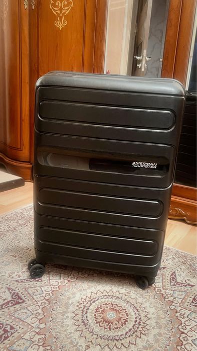 Продаётся чемодан American Tourister (оригинал)