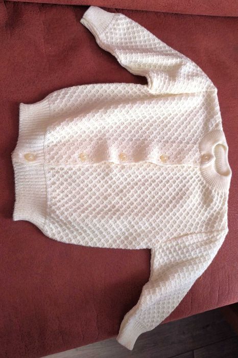 Плетени жилетки и терлици за бебе момиче