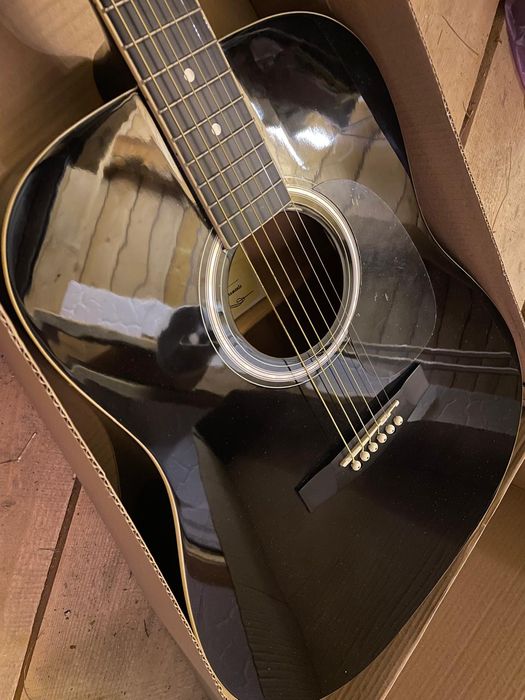 Chitara nouă Freedom