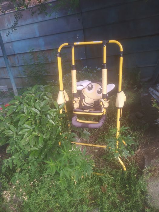 Продам детскую качелю
