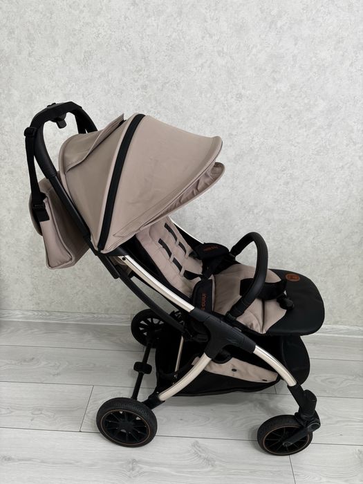 Продам прогулочную коляску Ining Baby