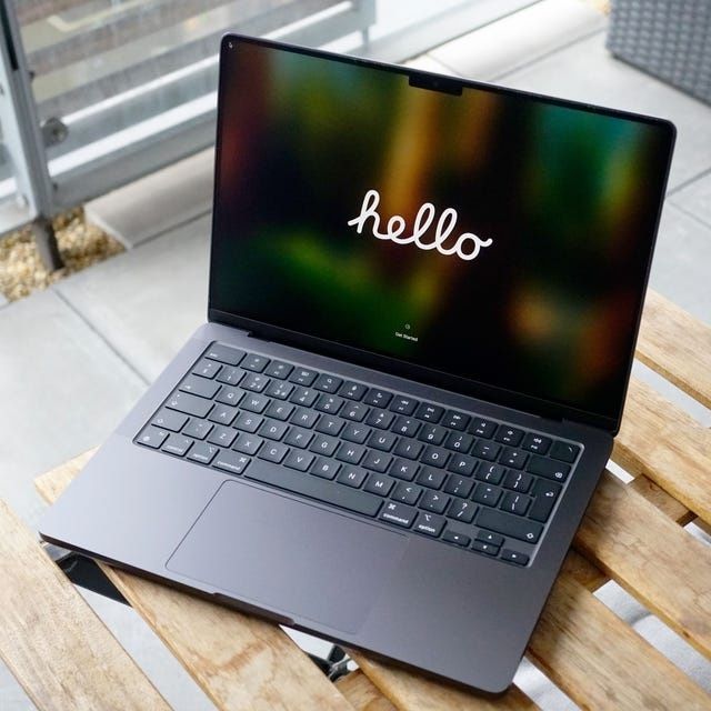 Hoyтбyk MacBook Air 2025r - 13.6 2K/Apple M4/16GB/SSD 256GB/100%