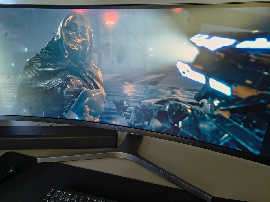 Продавам 49" извит монитор Samsung CRG9, Dual QHD (5120 x 1440), 120Hz, HDR1000