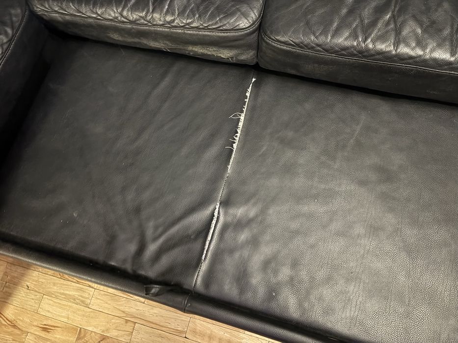 Кожен диван Г образен