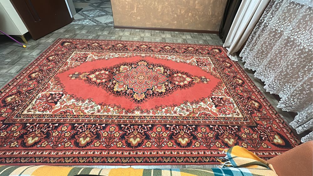 Шерстиной ковер 2*3