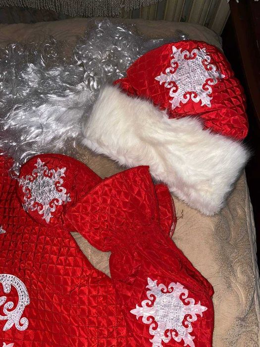 Костюмы  Деда Мороза И Снегурочки аренда