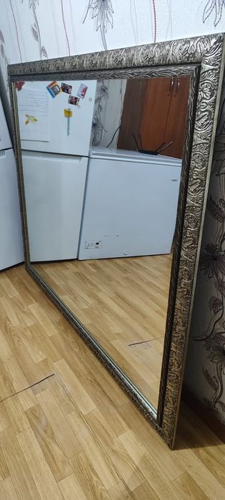 Большое зеркало в раме 155*125