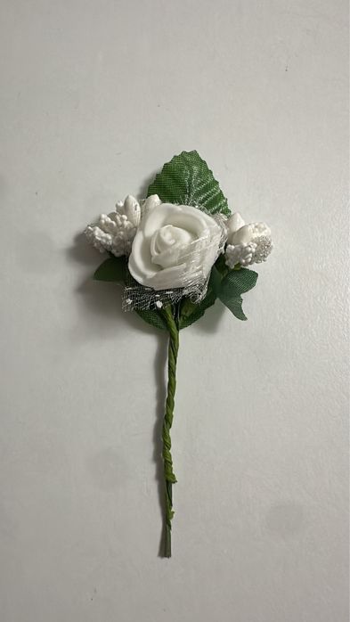 Сватбени бутониери и гривни