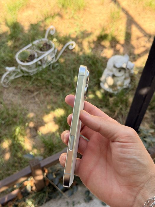 Iphone 16 pro    .