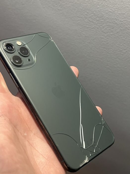 Vand iPhone 11 Pro fara face id,baterie 100%,capac fisurat,Lipsa lentila camera
