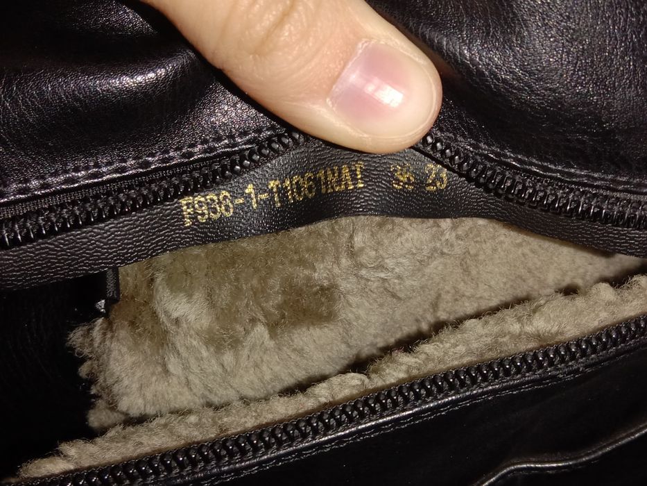 Продам женские сапоги