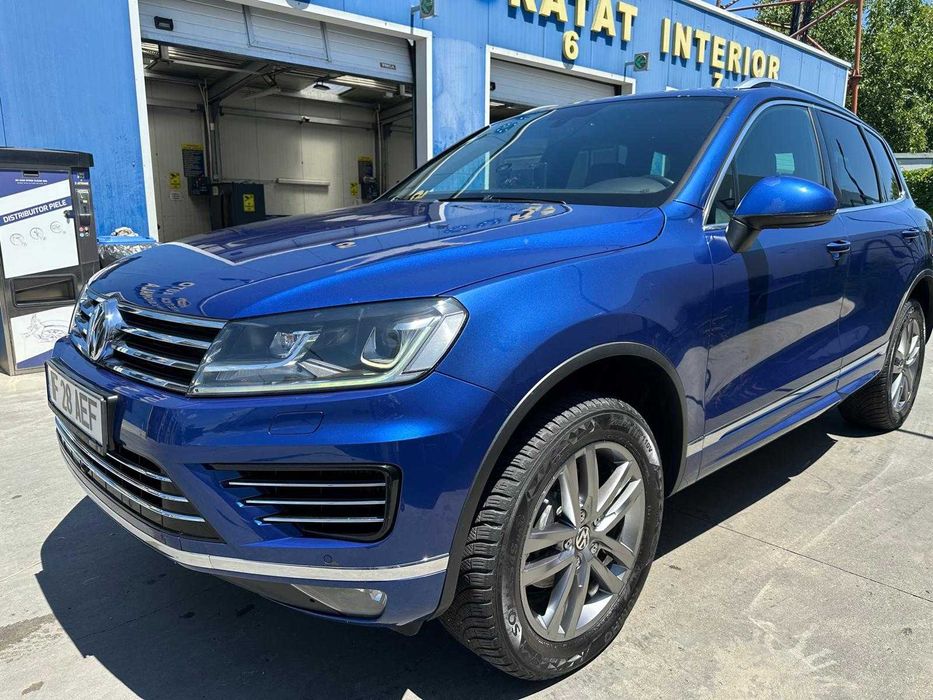 VOLKSWAGEN Touareg