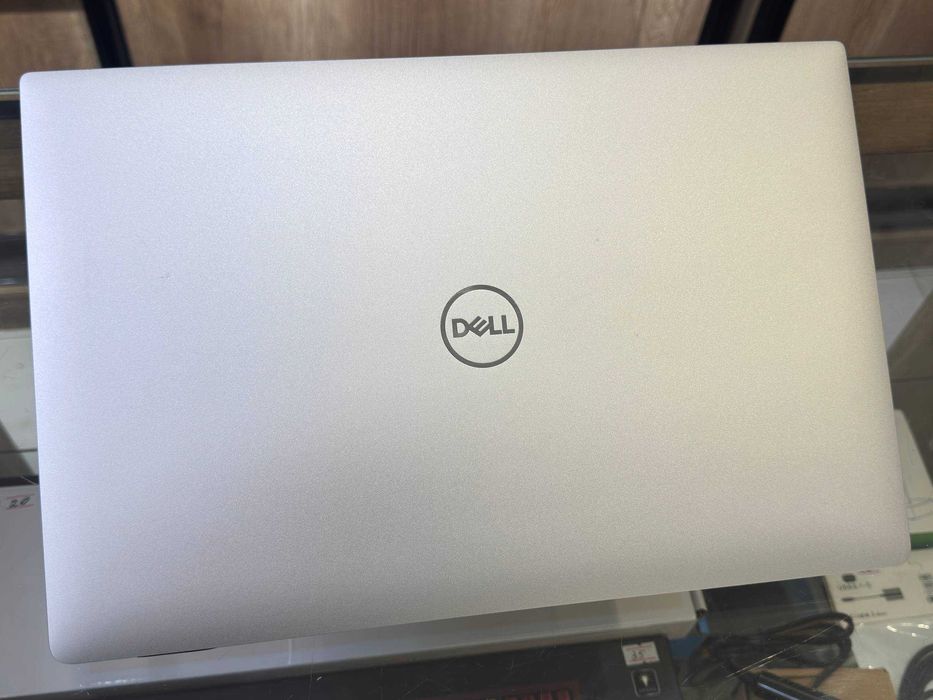 Ultrabook DELL Precision 5530 Core i7-8850H ram 8 ssd 256  P1000 4gb