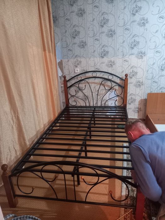 Продам Двухспальную кровать