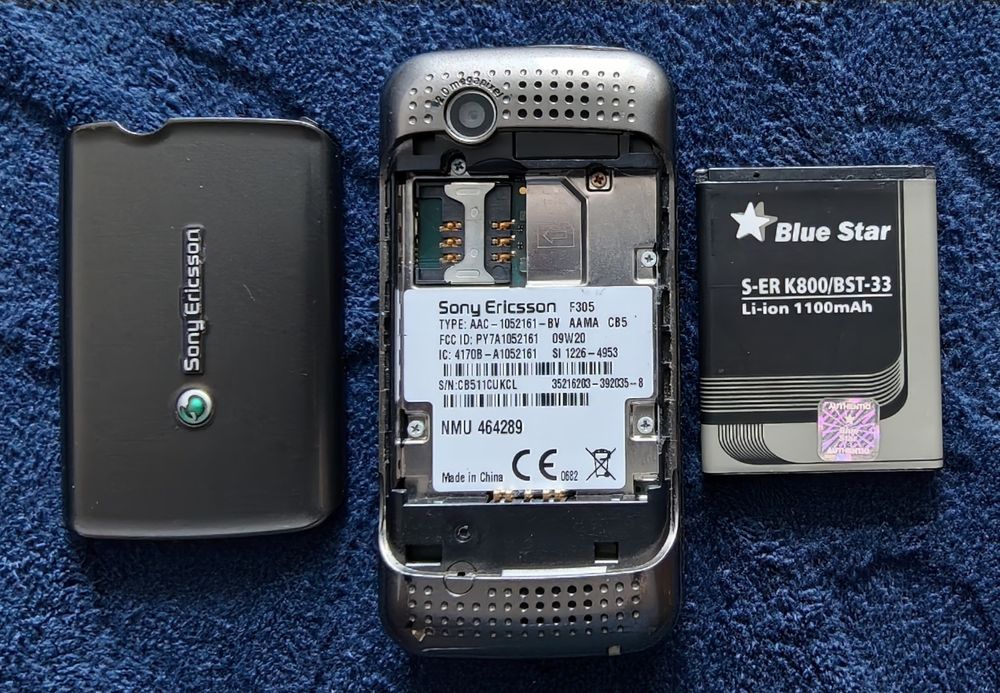 Telefon mobil Sony Ericsson F305