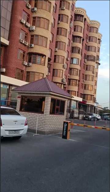 Ц-5 пр-т Шарафа рашидова пересечение пр-т Нурафшон ул.Осие 296 кв.м