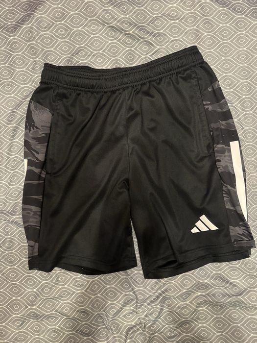 Къси панталони Nike Adidas