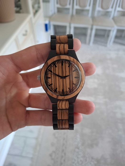 Деревянные часы.