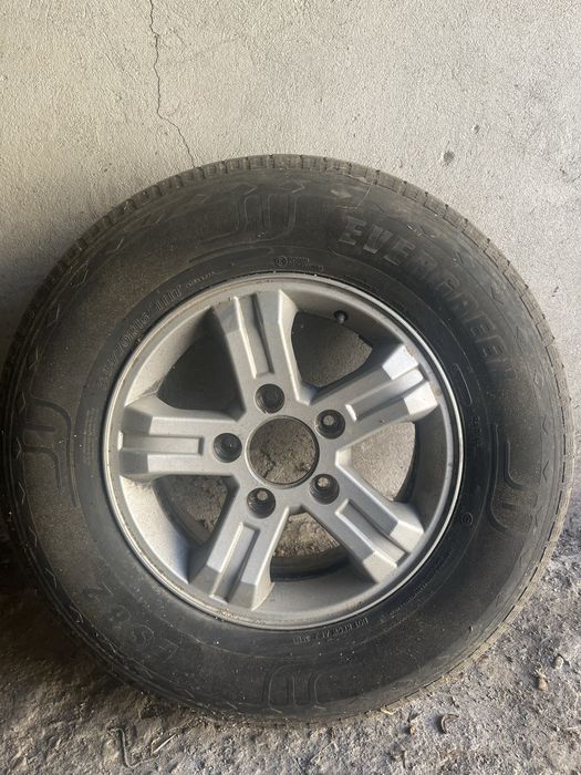Джанти с гуми 16 цола 245/70R16 5x140