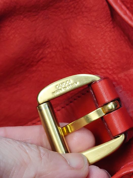 Gucci ,Винтидж червена кожена /велурена раница, като нова 
Винтидж чер
