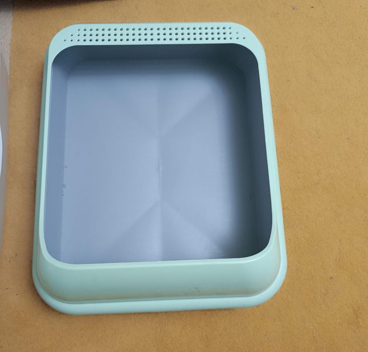 Лоток для кошки.