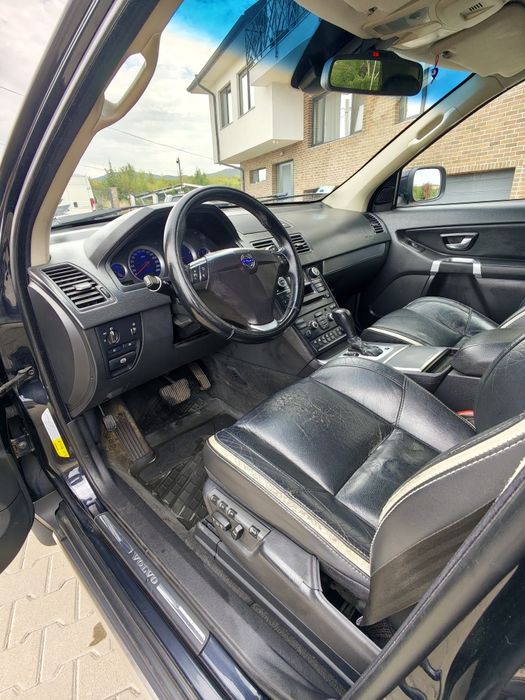 Продавам Volvo XC90 D5 AWD