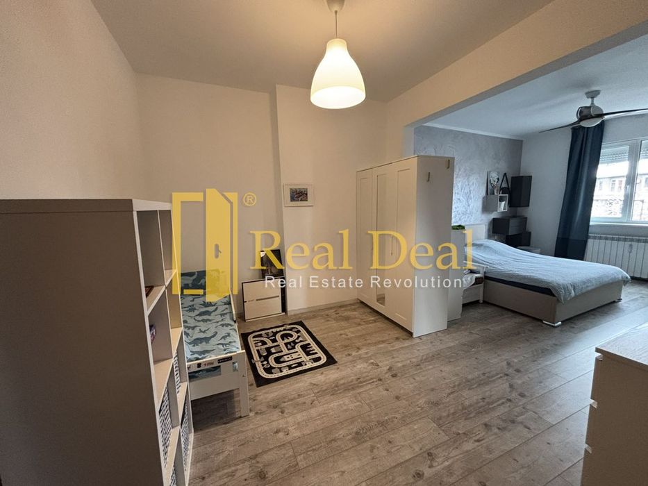 Дава се под наем Тристаен апартамент в София, Център - 85 кв.м за 1250 € - Снимка #4